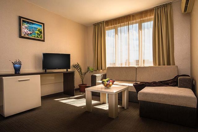 Flagman hotel - two bedroom apartment 4ad+1ch/5ad